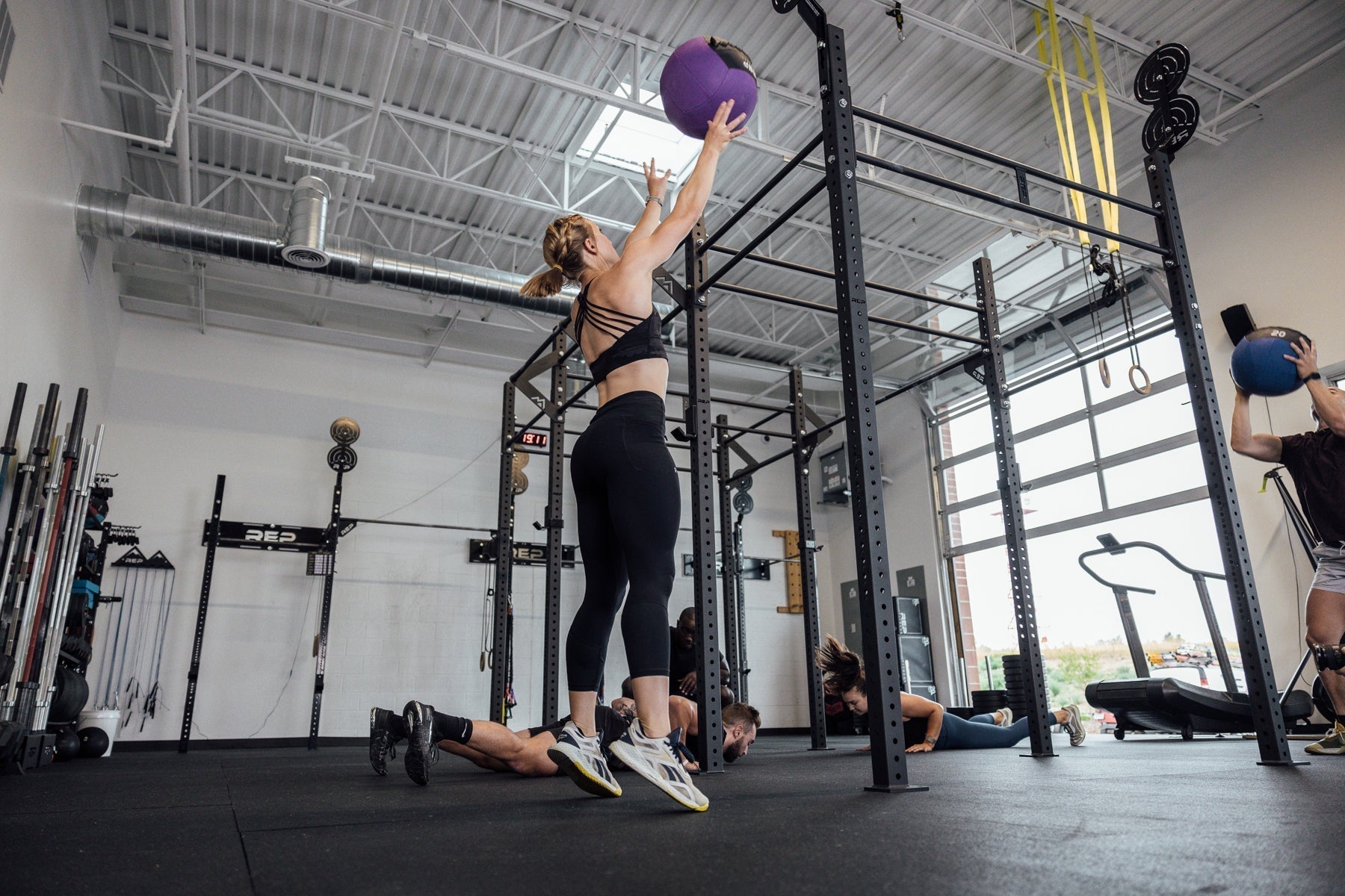 How Do I Choose the Best Commercial Gym Rig? – REP Fitness Europe